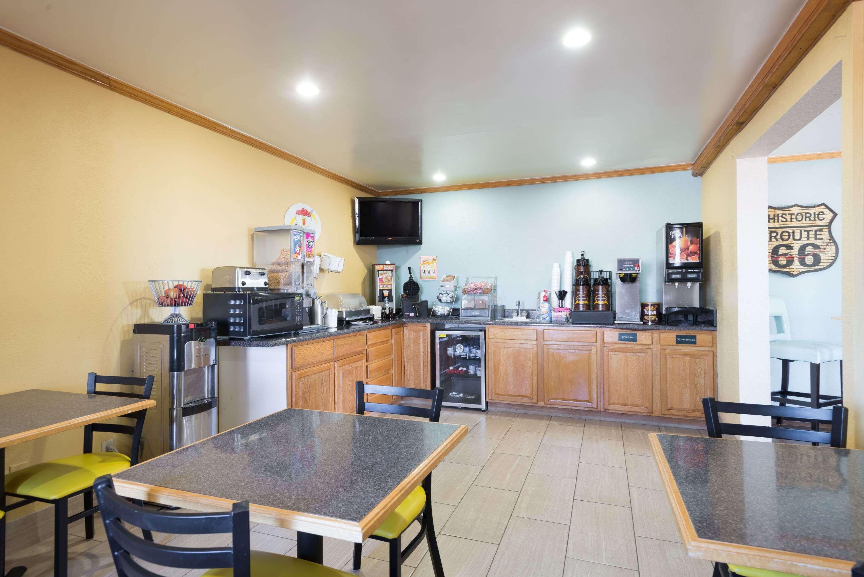 Super 8 By Wyndham Tucumcari Hotel Exterior photo